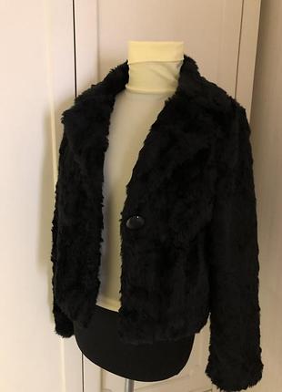 Чёрный полушубок