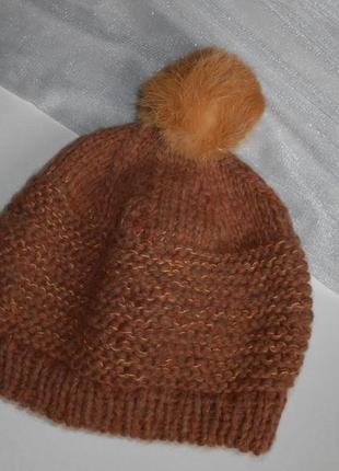 Жіноча шапка-беретик з натуральним балабоном