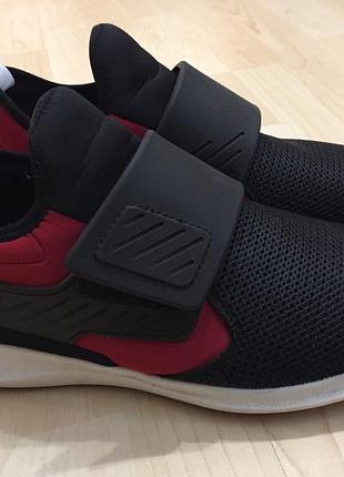 Кроссовки zara