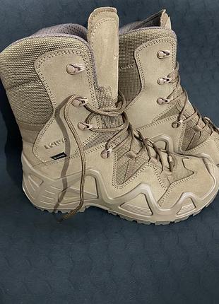 В кайоте военные высокие берцы zephyr grx hi tf coyote op