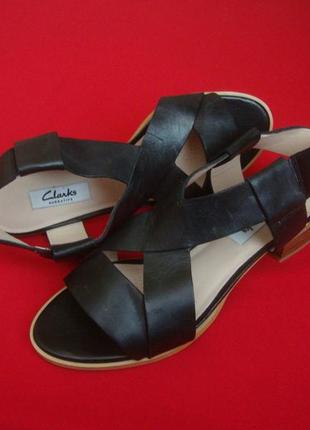 Босоніжки clarks натур шкіра 36-37 розмір