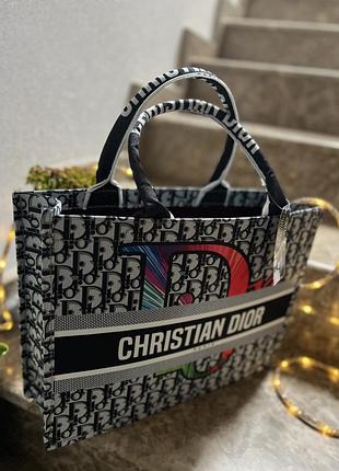 Яскрава сумка шоппер d i o r