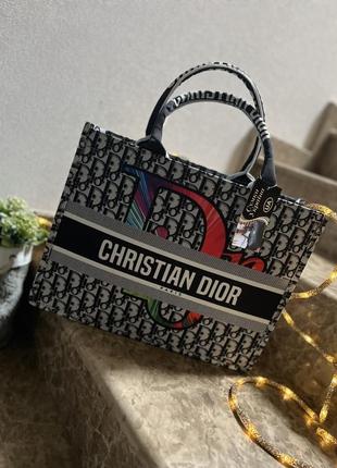 Яскрава сумка шоппер d i o r