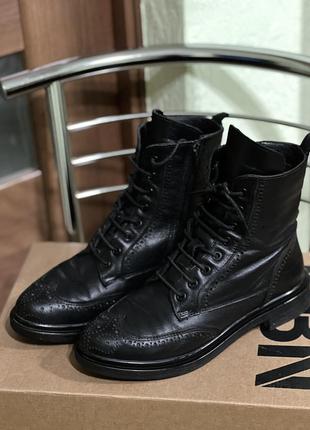 Шкіряні ботинки трендові чорні