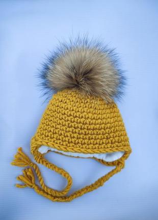Вязані шапочки ручної роботи2 фото