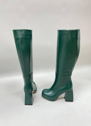 Трендові чоботи з натуральної італійської шкіри смарагдові зелені на підборах2 фото