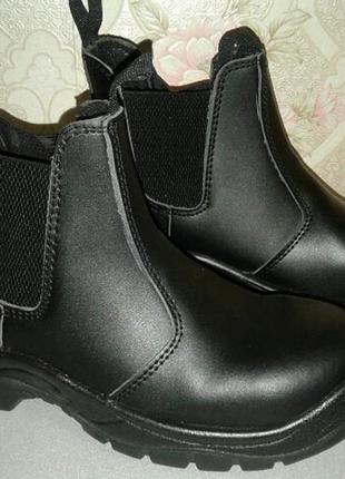 Кожаные мужские ботинки.