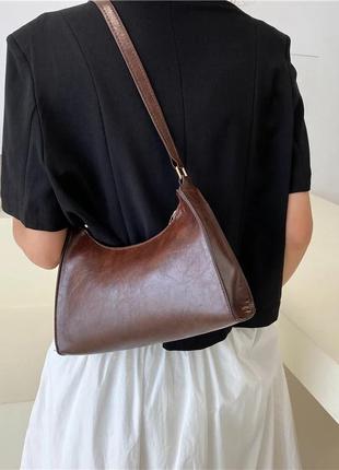 Класична сумка багет (темно-коричнева)3 фото