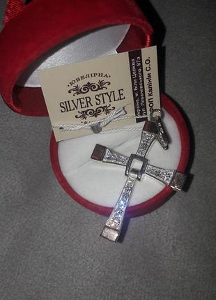 Серебряный крестик с частицами золота