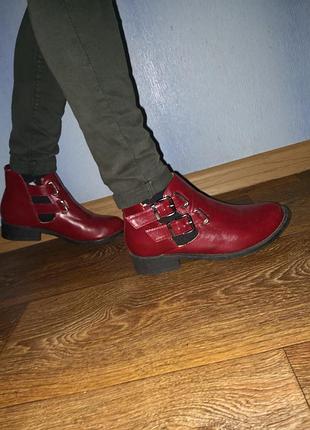 Ботиночки бордовые river island