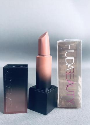 Huda beauty power bullet cream glow hydrating lipstick кремова нюдова помада3 фото