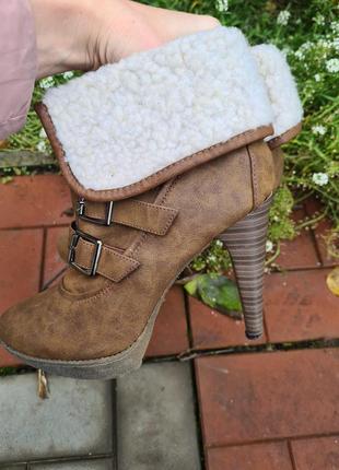 Ботинки, ботильйони 40 4