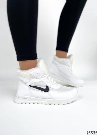 Жіночі зимові білі кросівки, плащівка1 фото