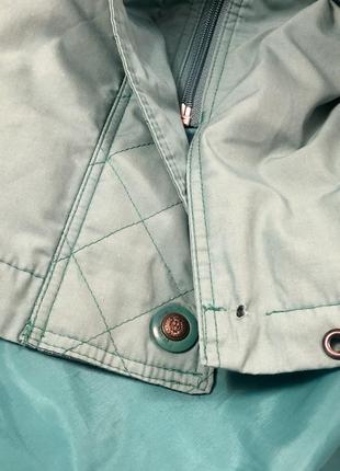 Стьобана куртка кольору тіффані (колір морської хвилі) з капюшоном, на змійці із заклепками m-l8 фото