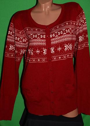 Красивый кардиган (м-л замеры) с узором, есть кармашки.