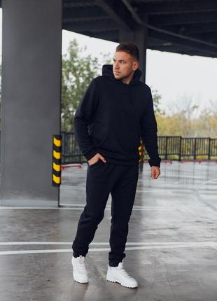Мужской чёрный костюм чоловічий чорний костюм