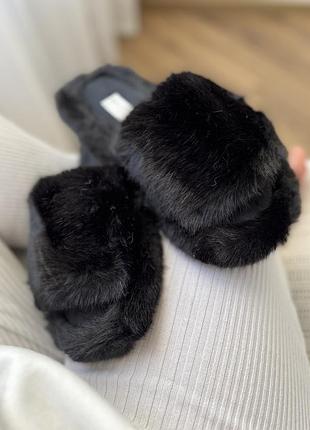 Капці пухнасті чорного кольору