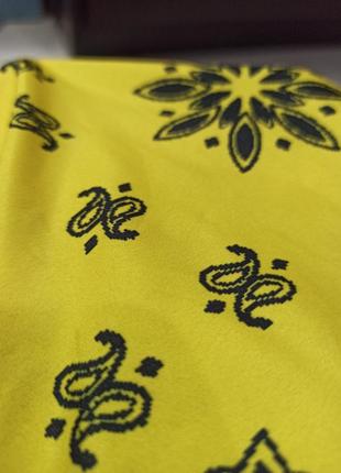 Жовті яскраві короткі шорти9 фото