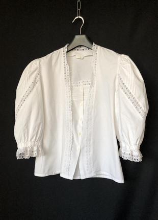 Блуза в народном стиле баварская с объёмными пышными рукавами и белая кружева3 фото