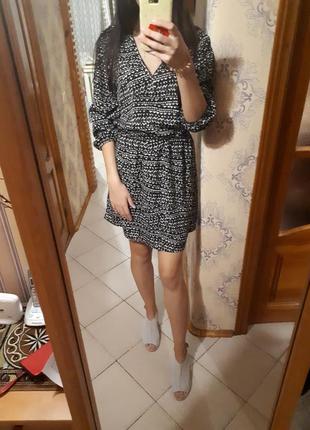 Гарне плаття h&m чорно-біле в піжамному стилі