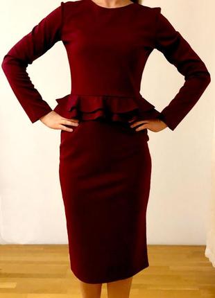 Бордовое теплое платье с баской2 фото