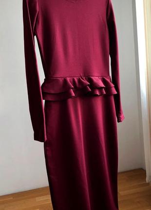 Бордовое теплое платье с баской4 фото