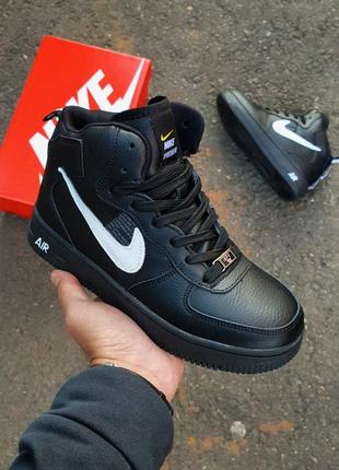 Зимові кросівки nike air force 1 utility black white4 фото