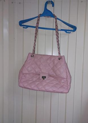 Актуальна стьобана сумочка із екошкіри