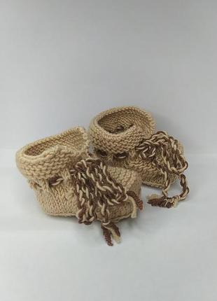 В'язані черевики