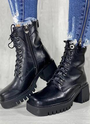 Жіночі   черевики  на підборах і тракторній платформі