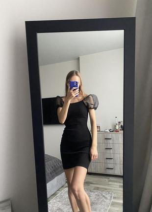 Плаття в рубчик з об‘ємними рукавами