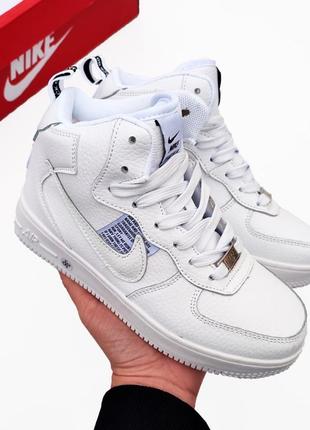 Жіночі кросівки nike air force хутро8 фото