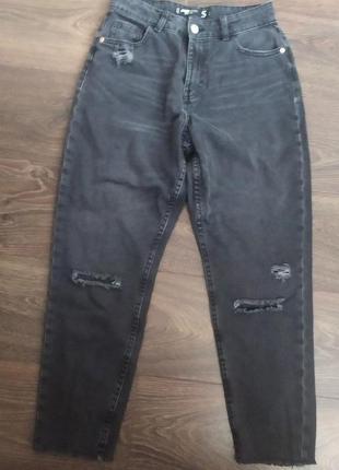 Джинсы мом
