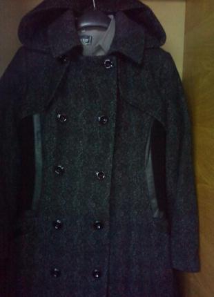Пальто с капюшоном1 фото