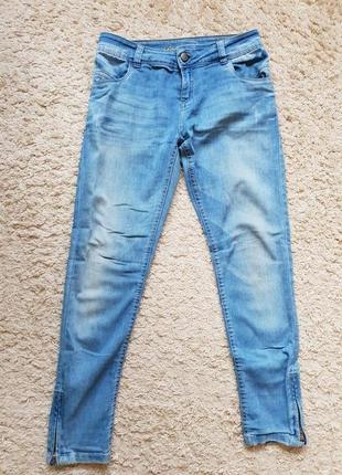 Джинсы