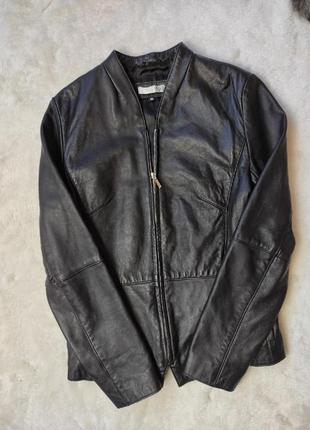 Черная натуральная кожаная куртка кожаный пиджак жакет на молнии с замком женская без воротника8 фото