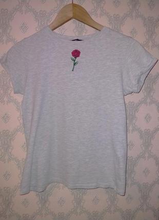 Жіноча сіра футболка fb sister з вишитою трояндою