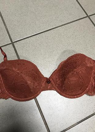 Бюстгальтер фирменный guess 75 b