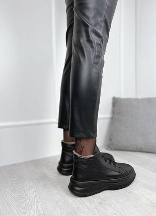 Черевики хутряні чорні з натуральної шкіри на шнурках м'які та дуже теплі5 фото
