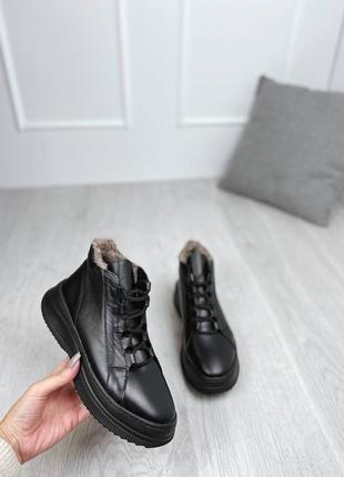 Черевики хутряні чорні з натуральної шкіри на шнурках м'які та дуже теплі1 фото