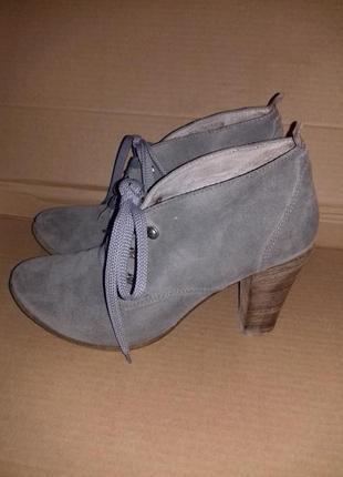 Ботинки на шнуровке натур замша