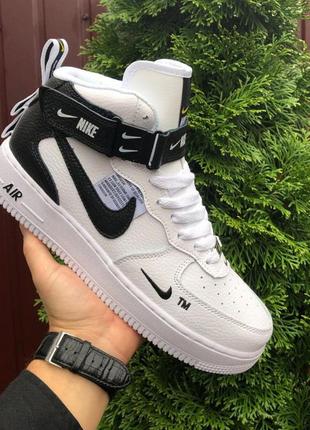Женские кроссовки nike air force кожаные белые черные