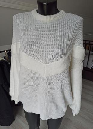 Новий білий светр
