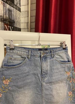 Стильна джинсова юбка з вишитими квіточками, house, l3 фото