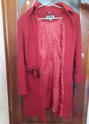 Пальто жіноче розмір 48 червоне демисезон
