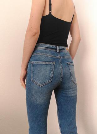 Качественные джинсы высокая посадка clockhouse джинсы зауженные брюки брюки джинсы с потертостями джинсы с необработанным состоянием джинсы скинни3 фото
