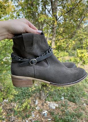 Натуральні сапоги , чоботи 36