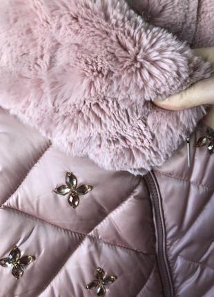 Теплая демисезонная куртка в цвете пудровой розы5 фото