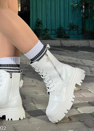Жіночі  зимові білі  черевики2 фото