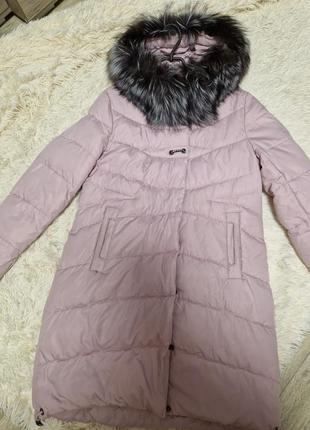 Зимовий пуховик в ідеальному стані , одягнений 2 рази з натуральним хутром